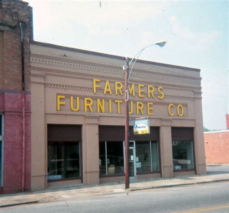 IMAGES OF OUR PAST : DUBLIN'S FIRST FARMERS FURNITURE STORE
