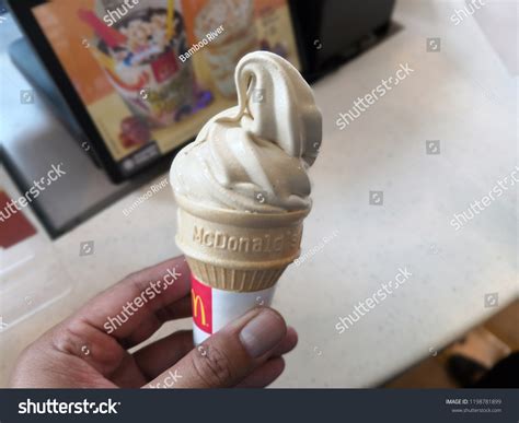 128 Mcdonalds Ice Cream Cone Images, Stock Photos & Vectors | Shutterstock