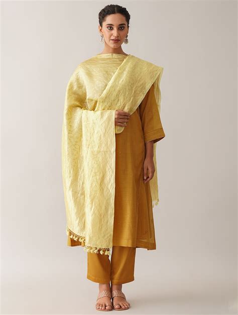 Shop Vishwa Women Yellow Silk Solid Banarasi Dupatta for Women Online ...