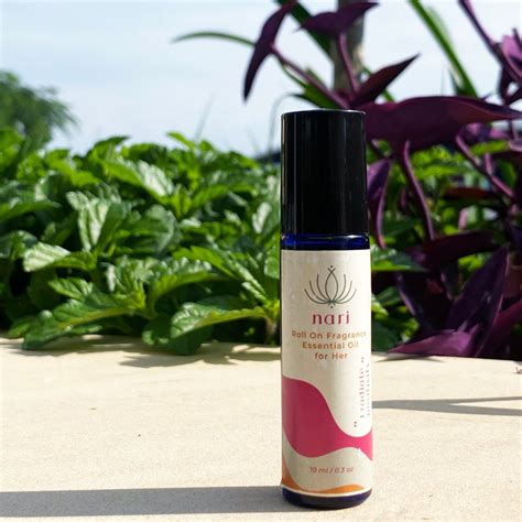 Nari | Roll On Fragrance for Her | Perfume by Namaskar Lifestyle ...