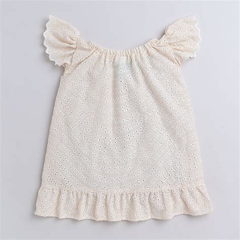 LMS 010 – Little Clothings