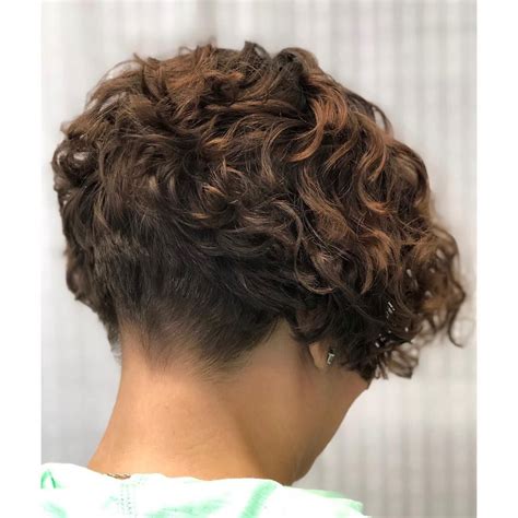 Undercut pompadour short curly hairstyles 2020 | Short curly bob ...