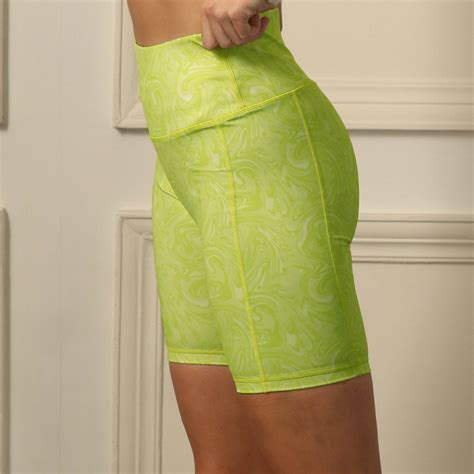 High Waist Knee Length Printed Sports Shorts With Pocket – SOIE Woman