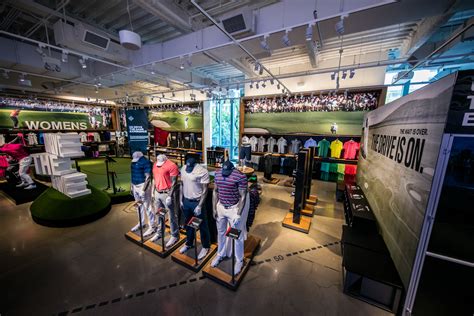 GOLF EXPERIENCE | UA Brand House | Chicago, IL on Behance