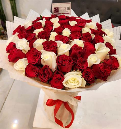 VIP Flirtare Bouquet - Bouquet of Red and white roses | Floral Hub