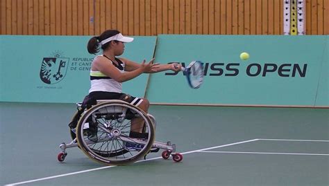 Japanische Rollstuhltennisspielerin gewinnt 1. Spiel bei den Asian Para ...