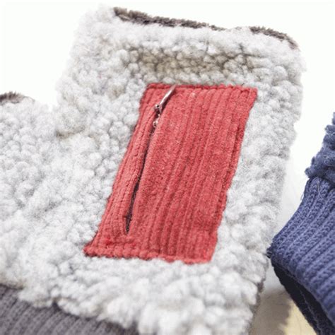 Go Out Boa Glove - “COMMONROOM”gnarly