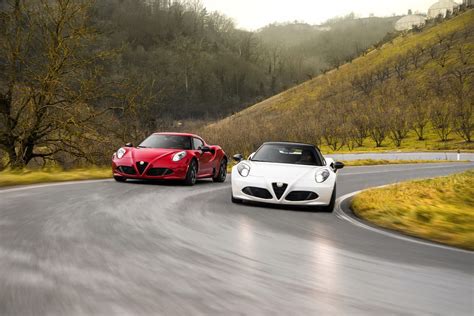 Alfa Romeo 4C Spider Makes Online Debut in Giallo Yellow - autoevolution