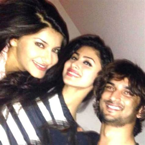 Sushant Singh Rajput's Rare Pictures With Ankita Lokhande And Friends ...