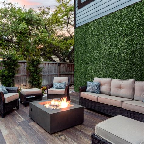 Premium Laminate and Vinyl Flooring | Select Surfaces