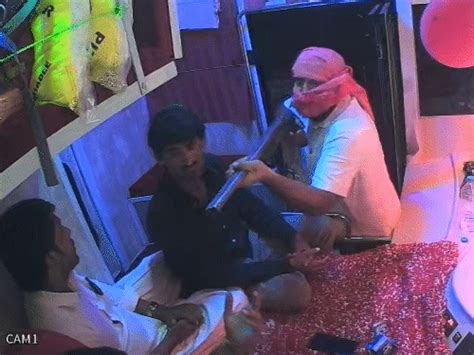 Miscreants point gun at bus driver in Jodhpur: Demand ₹5,000 monthly ...