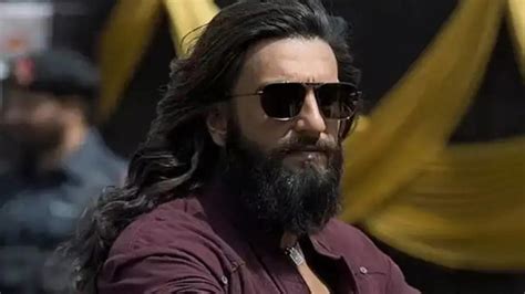 Pirated DVDs of Ranveer Singh's 'Dhurandhar' being sold at a shocking ...