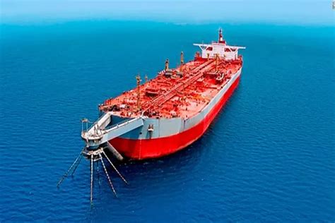 Red Sea: UN-led mission to offload decaying supertanker