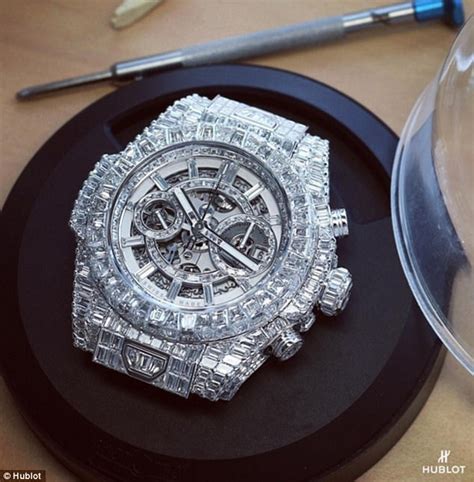 Floyd Mayweather flaunts $1.4m watch at Conor McGregor | Daily Mail Online