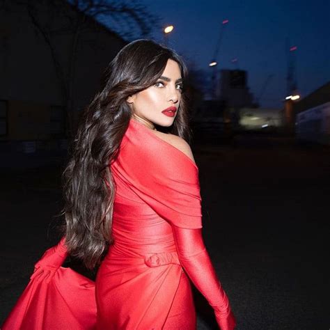 Shop The Best Affordable Ruby Woo-Like Red Lipsticks | LBB