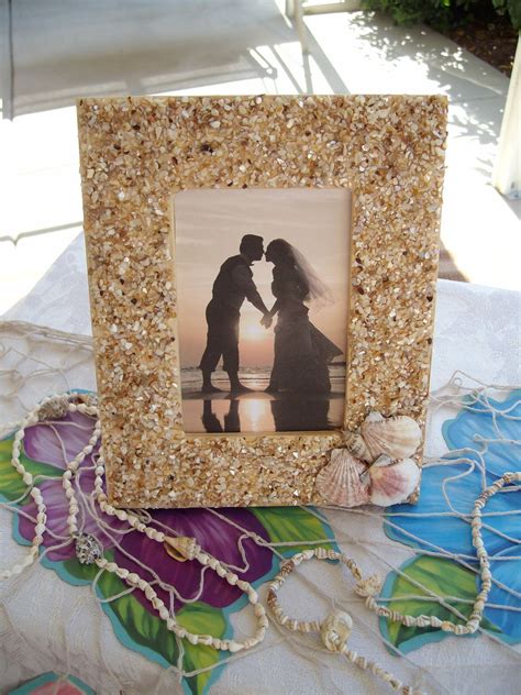 Seashell Picture Frame | Shell crafts diy, Diy picture frames, Seashell ...