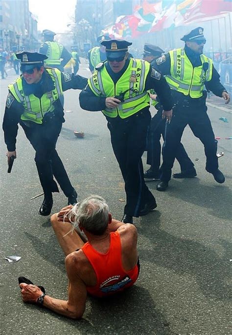 美国波士顿马拉松赛爆炸现场血肉模糊 致12死50伤(组图)-图片频道-万家热线-安徽第一门户