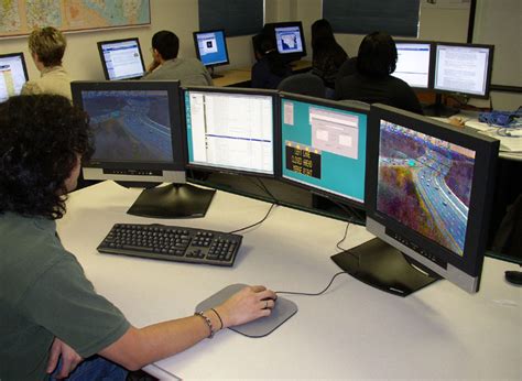 Computer Engineering Describe 的图像结果