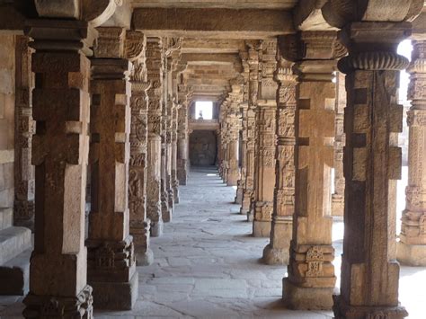 Delhi : Quwwat-ul-Islam Mosque in Qutub Complex | The journey of a thousand miles begins with ...