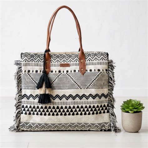 Handcrafted Bags - Buy Designer Cotton & Jute Bags Online | Maisha ...
