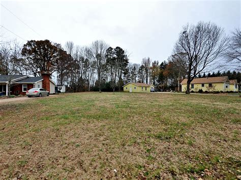 3401 RAVENCLIFF DR CHARLOTTE - Polaris
