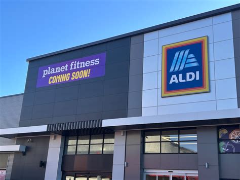 Planet Fitness coming soon to this popular Staten Island shopping plaza ...