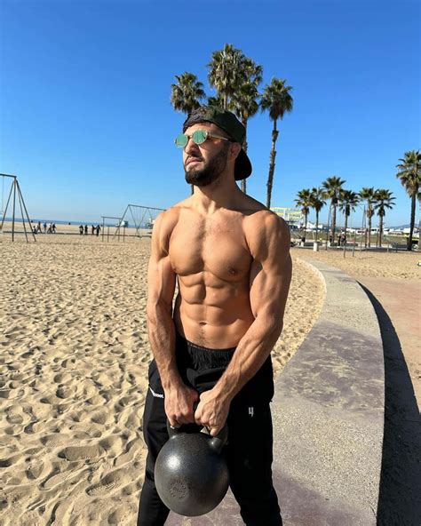 [100+] Arman Tsarukyan Wallpapers | Wallpapers.com