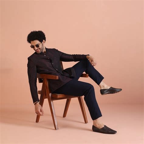 Men Self Design Jodhpuri Slim Fit Bandhgala Blazer Suit