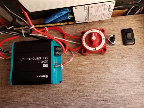 Renogy DC to DC 40 Amps Charge Controller RNG-DCC1212-40 at Lowes.com