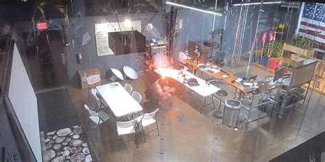 This Is What Happens When Someone Tries To Repair A Smartphone’s ...