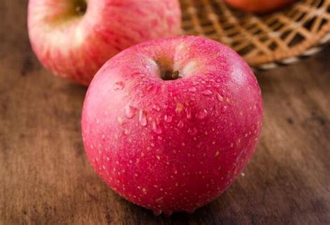 早晨吃苹果好吗 每天早上吃苹果的好处 - 健康常识 - 每天一个健康小知识