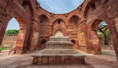 8 Lesser-Known Facts About Qutub Minar We Bet You Didn't Know About ...