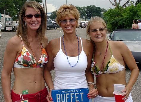 Jimmy Buffett Concert Pics Topless Girls