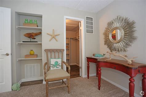 St. Charles Row - 1175 Pinellas Point Dr S, Saint Petersburg, FL ...