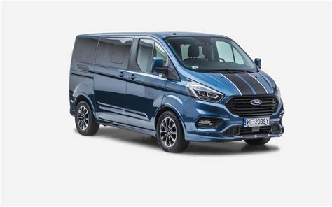 Ford Tourneo Custom I V362 Minibus vs. Ford Transit IV V363 BEV Furgon 350 L3 H2 Trend | CarShow360
