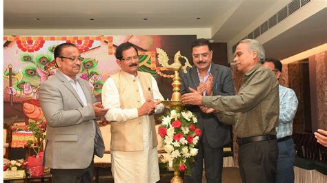 "Annual Awards Nite" felicitating to the Port users for their ...