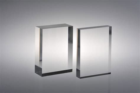 Acrylic vs Perspex: Make the Right Choice for Projects