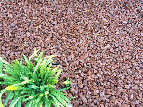Red Gravel Stone in 14mm or 20mm for Stunning Landscaping