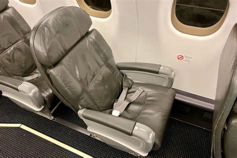 E170 Aircraft Seating Chart 的图像结果