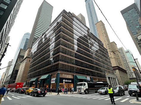 Rent or lease 625 Madison Avenue office direct, sublease or furnished