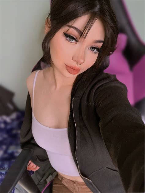 eron on Twitter: "topic caption but im also genuinely curious :3" / Twitter