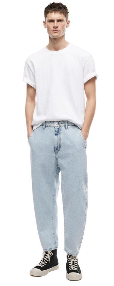 Men's Straight Leg Jeans | Explore our New Arrivals | ZARA India