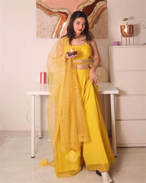 Yellow Plazzo Kurta Set with tassels – Label Tasos