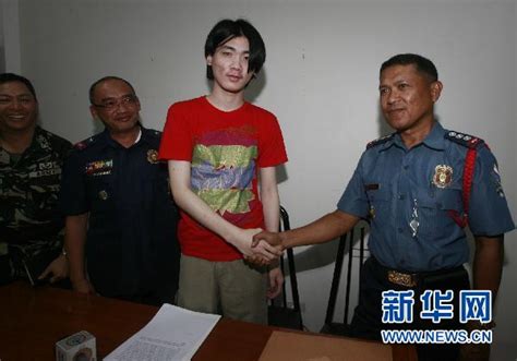 在菲律宾遭绑架的中国公民获救抵达马尼拉_新闻中心_新浪网