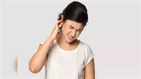 remedies for earache: చెవినొప్పి వేధిస్తోందా..? ఈ ఆయుర్వేద చిట్కాలు ...