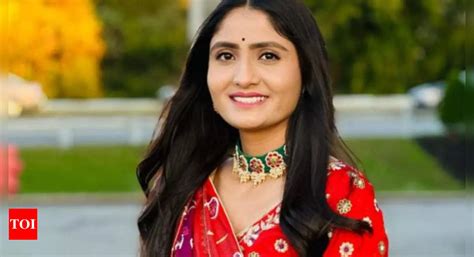 Geeta Rabari mesmerises fans with the enthralling wedding season track ...