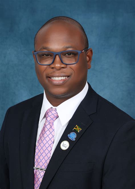 Andrew Hinds | FIU Department of Public Policy & Administration