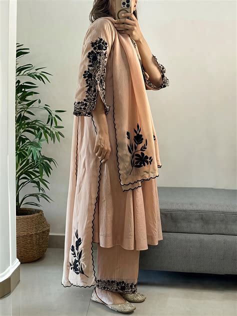 Beige Mul Chanderi Suit Set – Maalank