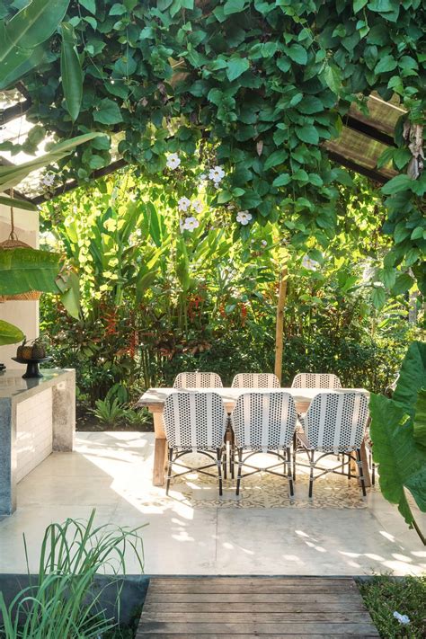 Best Tile for an Outdoor Kitchen & Patio - MONICA BENAVIDEZ