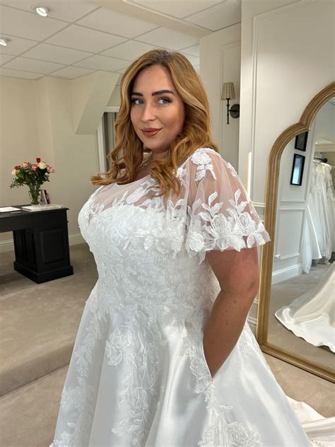 Modest Plus Size Wedding Dress With Sleeves